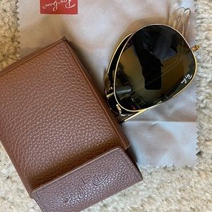 Foldable Ray-Ban aviators.  Like new